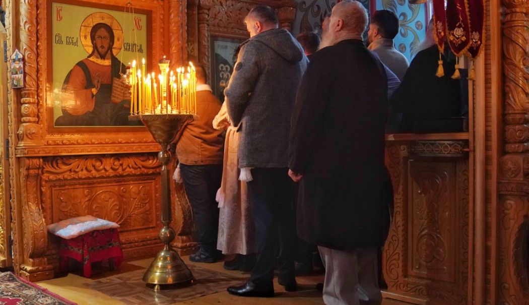 Creștinii ortodocși de rit vechi sărbătoresc, astăzi, Crăciunul