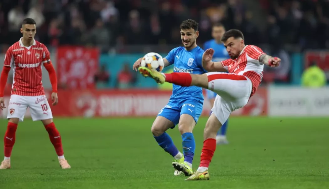 Craiova o învinge pe Dinamo și rămâne lider în Superligă - craiova-dinamo-1774003161.webp