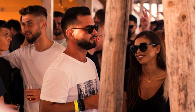 Dans la lumina lunii, la Crazy Beach cu Behrouz și Sabo - crazybeach3-1533826588.jpg