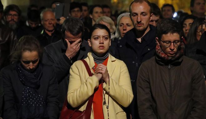 Credincioșii îi comemorează pe Sfinții martiri de la Niculițel - credinciosii-1591192726.jpg