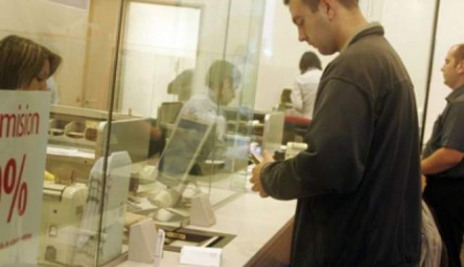 Restanțele la credite au crescut în septembrie cu 2,4% - credit-1319626686.jpg