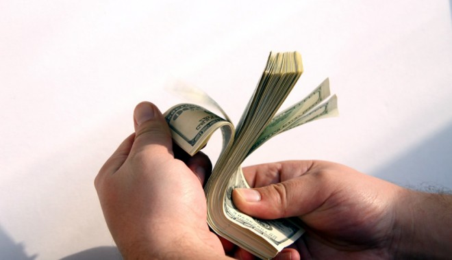 Creditele au mai multe motive să rămână scumpe decât să se ieftinească - credit-1357661627.jpg