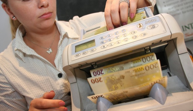 Piața imobiliară, dependentă în continuare de creditele bancare - credit-1371613319.jpg