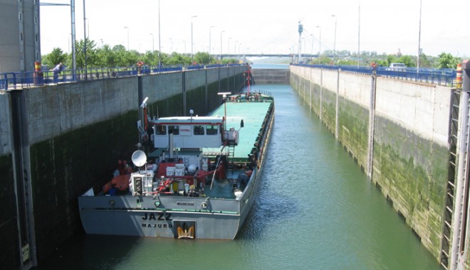 Creștere de peste 21% a traficului pe canalele navigabile - cresteretraficcanal-1410276356.jpg