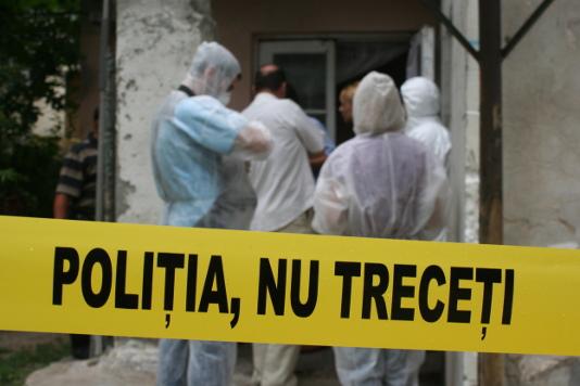 TÂNĂR DE 20 DE ANI, MORT! S-a aruncat de la etajul al cincilea, în timp ce se certa cu iubita - crima1-1481385728.jpg
