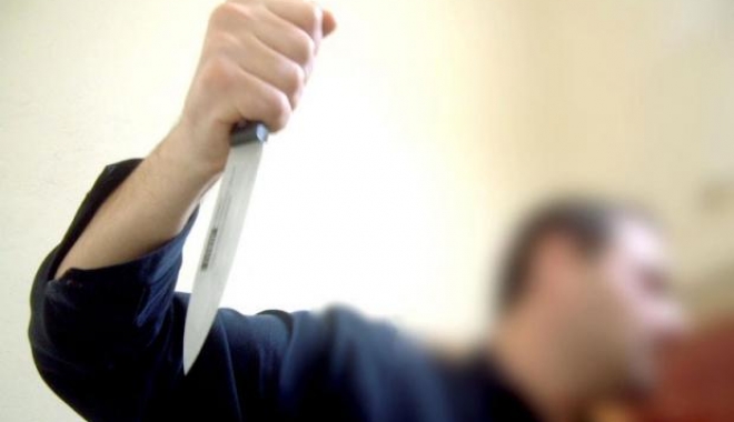 TÂNĂR ÎNJUNGHIAT în plină stradă, LA NĂVODARI / Agresorul, ÎNCĂ ÎN LIBERTATE - crimaindolj-1479973706.jpg