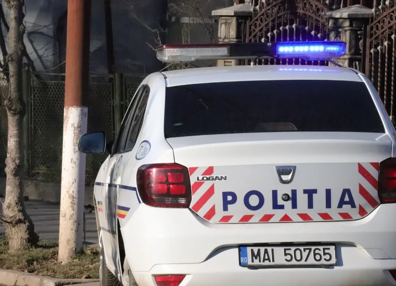 AUTORITĂȚILE, ÎN ALERTĂ! Om găsit fără viață, pe un câmp, la ieșirea de pe autostradă! - criminalisti-1712379213.jpg