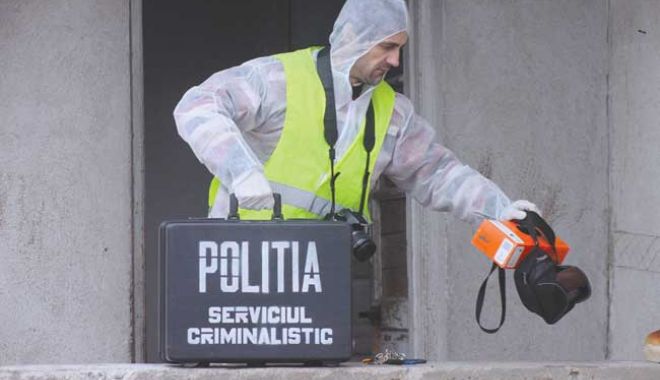 DESCOPERIRE MACABRĂ! Două persoane decedate, găsite într-un apartament - criminalisti132-1535971268.jpg