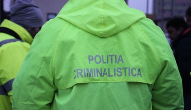 O femeie, arestată după ce și-a ucis iubitul cu 15 lovituri de sapă pentru că o bătea frecvent - criminalisti2-1499711973.jpg