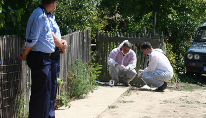 Adolescent găsit spânzurat. Poliții au deschis o anchetă - criminalisti21324916623-1416142691.jpg