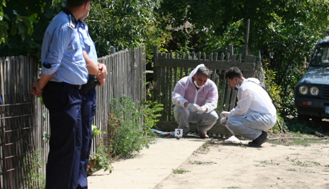DESCOPERIRE ȘOCANTĂ. Mamă a doi copii, găsită spânzurată în curtea casei - criminalisti21324916623-1472975170.jpg