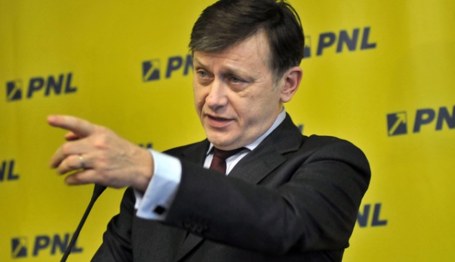 Temele majore ale națiunii trebuie dezbătute în Parlament - crin-1386494823.jpg