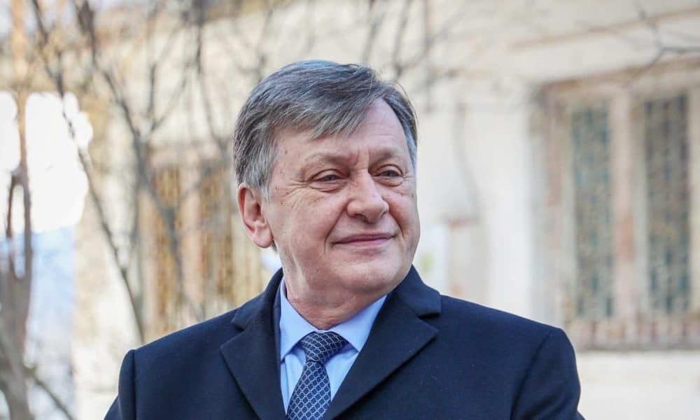 Candidatura lui Crin Antonescu, validată de Biroul Electoral Central - crin-antonescu-1741691283.jpg
