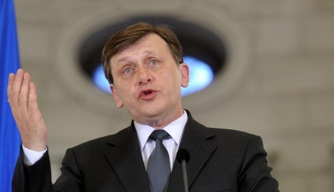 Antonescu spune că va participa la ceremoniile de la Cotroceni - crinantonescumediafaxfotoandreea-1387286131.jpg