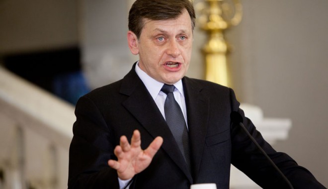 Crin Antonescu nu mai este așa sigur că PSD îi va susține  candidatura la prezidențiale - crinantonescunumaicrede-1392555641.jpg