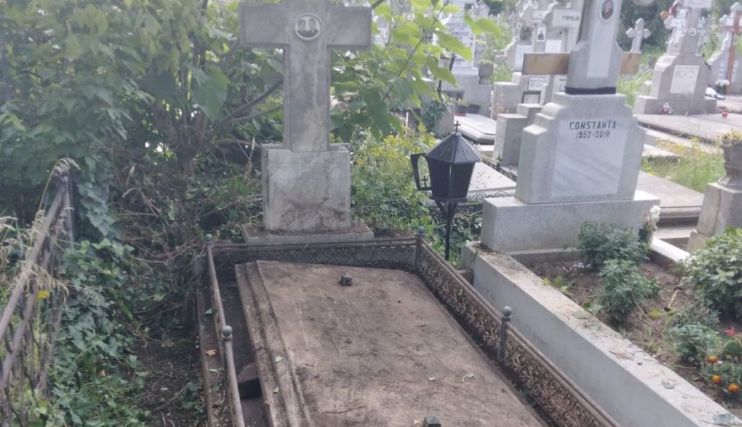 Se întâmplă în România! A spart o criptă şi a furat sicriul bunicii sale decedată în urmă cu 15 ani - cripta-1740318779.jpg
