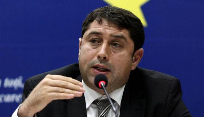 Fostul ministru Cristian David rămâne în arest - cristiandavidetniciromaniserbia1-1423896404.jpg