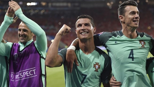 Portugalia în finală, Cristiano Ronaldo în culmea fericirii - cristiano-1467875410.jpg