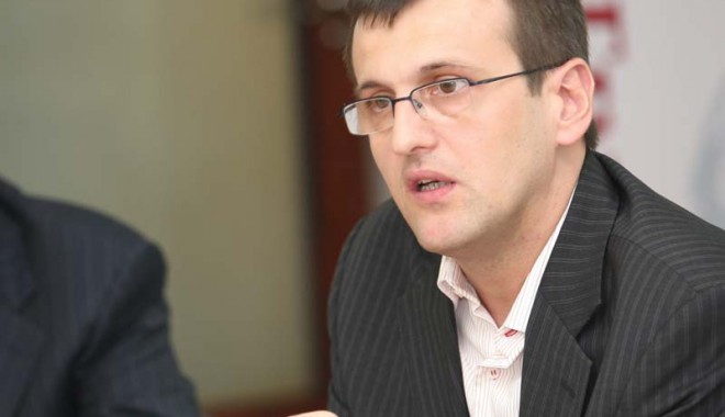 Cristian Preda: Ideea unui guvern PDL-PSD nu este bună din perspectiva filozofiilor economice - cristianpreda-1325676617.jpg