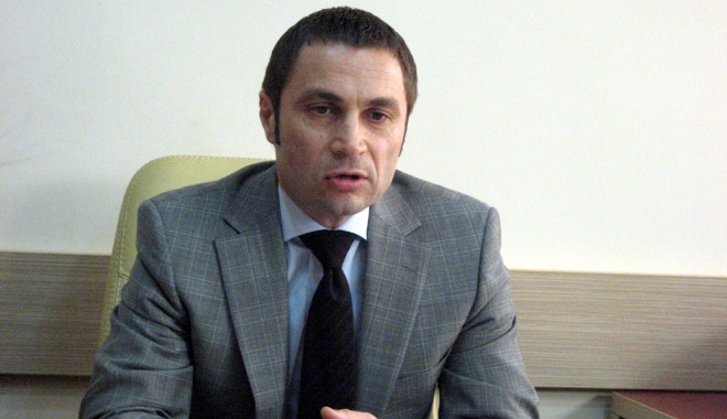 Primarul din Mangalia va demola chioșcurile amplasate ilegal pe plaje - cristianradu-1362668845.jpg