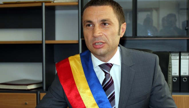 Lucrările de reabilitare la blocurile din Mangalia, decontate doar cu acordul locatarilor - cristianradu10-1345579206.jpg