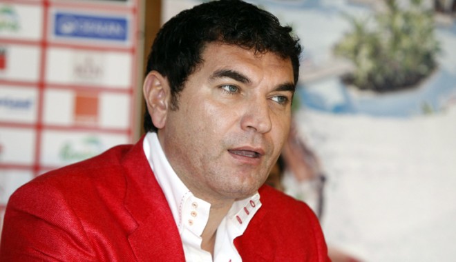Cristi Borcea, transportat din nou la spital - cristiborceatransportatdinnoulas-1410283034.jpg