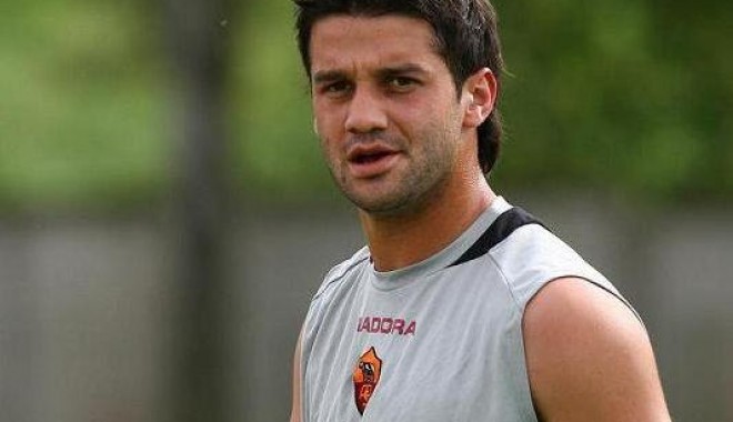 Chivu nu figurează pe lista UEFA a Interului pentru Europa League - cristichivu-1346827172.jpg