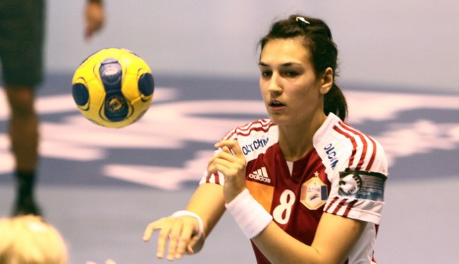 Cristina Neagu, indisponibilă șase luni, după o accidentare la genunchiul stâng - cristinaneagu-1359565281.jpg