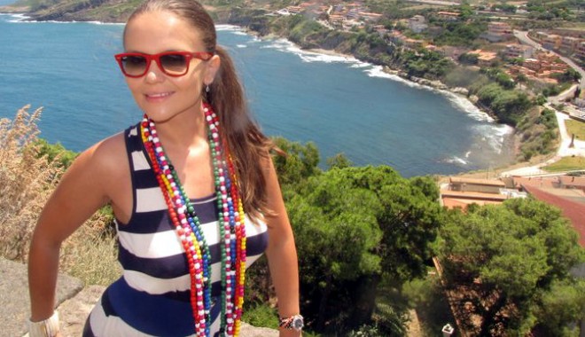 Cristina Șișcanu se mândrește  cu pozele din vacanța din Sardinia - cristinasiscanu-1313593915.jpg