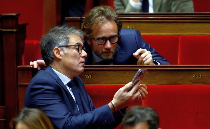 Criză politică în Franţa. Socialiştii, pregătiţi pentru a forma un nou guvern - criza-1733677603.jpg
