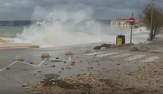 MAE a transmis o atenționare de călătorie în Croația. Coduri roșii și portocalii de furtună, ploi torențiale și inundații - croatia-1691218144.jpg