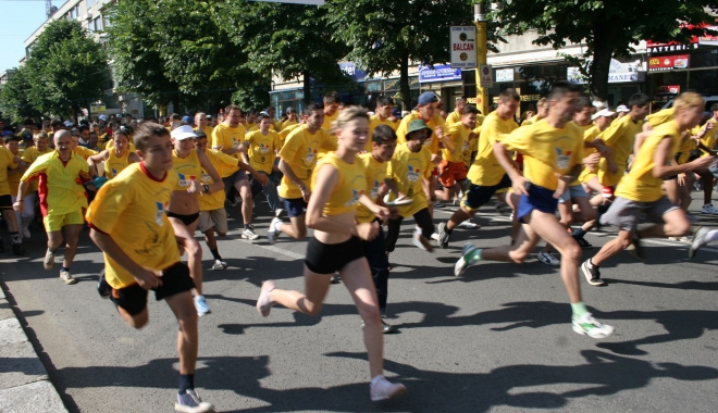 Sâmbătă, constănțenii aleargă la Crosul Național Olimpic. Onoare și super-premii! - cros-1497342553.jpg