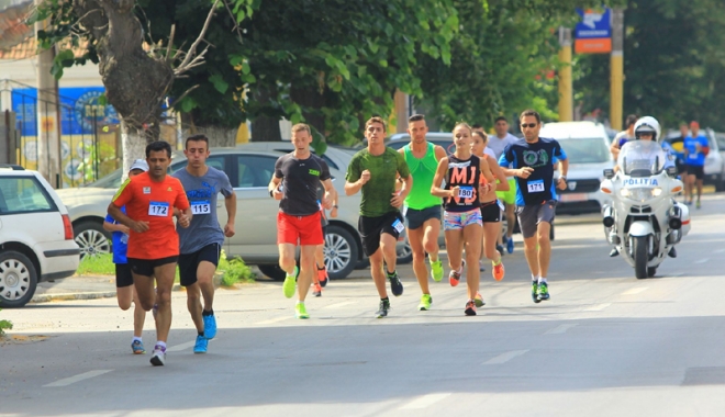 Crosul Turul Mării Negre, duminică, pe plaja Modern - crosul-1477669835.jpg