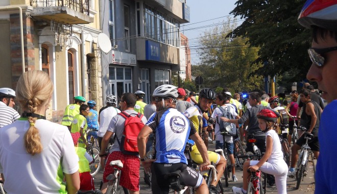 Vezi aici poze de la Marșul bicicliștilor - crosulbiciclistilor1-1316951627.jpg