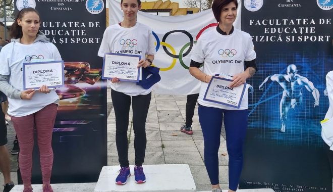 Jurnalista Madlena Călugăreanu, campioana Crosului Bobocilor - crosulbobocilor-1574109540.jpg