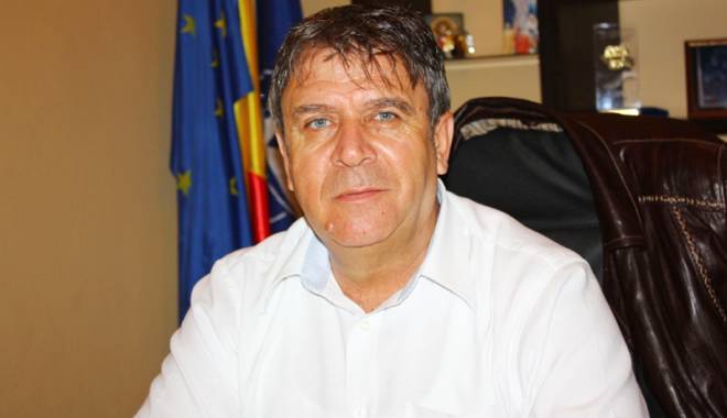 Comuna Crucea, investiții ample în localitate și cadouri din suflet pentru copii - crucea-1450195000.jpg