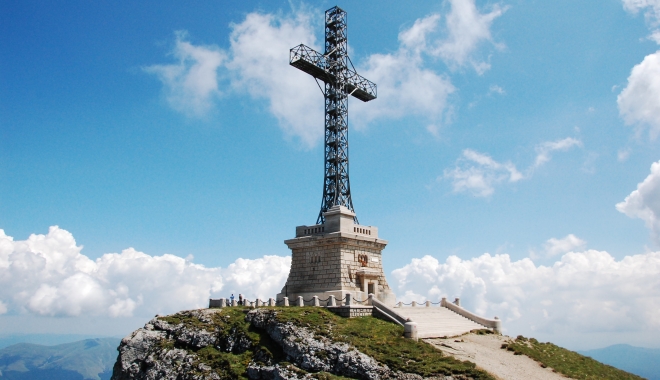 Crucea de pe Caraiman, reabilitată cu bani de la bugetul de stat - cruceadepecaraiman-1467815338.jpg