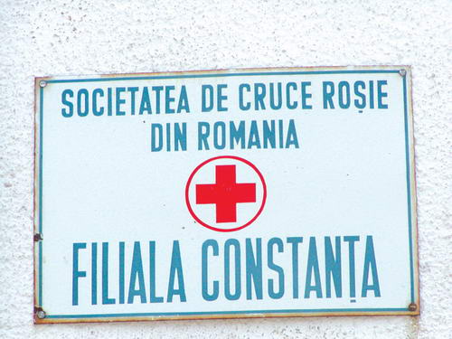 Cadouri de Crăciun pentru copiii nevoiași - crucearosie-1323770590.jpg