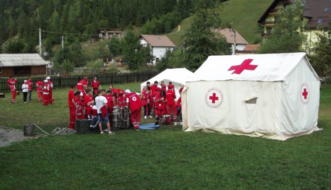 Crucea Roșie  a trimis ajutoare  în taberele  pentru refugiați - crucearosiecorturi-1442942431.jpg