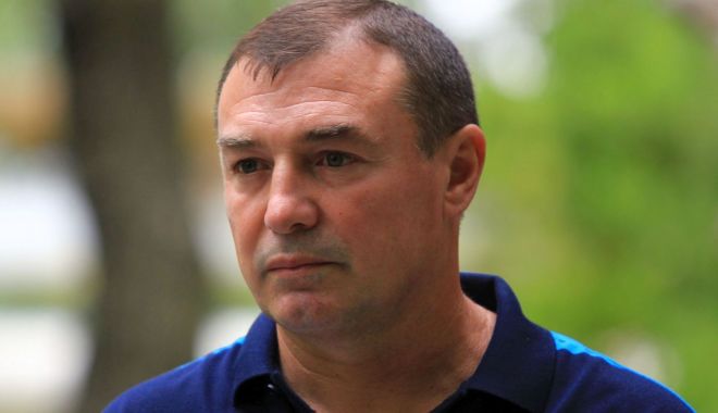 Sportivii de la CS Farul se pregătesc în aer liber. 