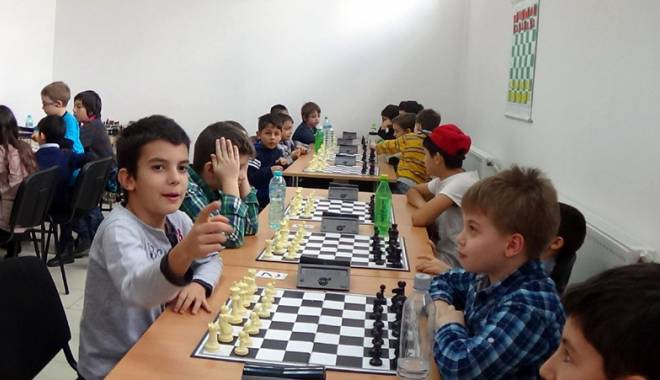 50 de copii au participat la Cupa Moș Crăciun la șah - csfianchettosah-1419276470.jpg
