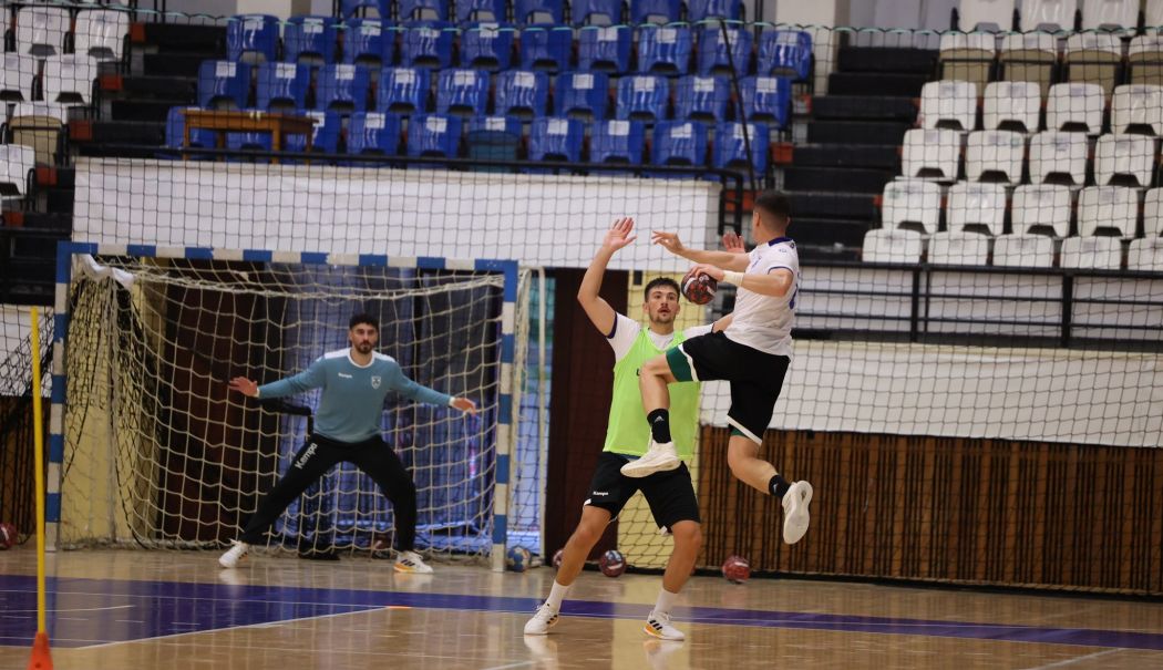 Echipa de handbal CSM Constanţa va susţine un meci amical cu CSM Bucureşti - csm-handbal-1724073083.jpg