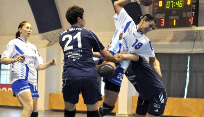 Handbal, LN feminină / CSU Neptun victorie (24-23) la Bacău - csmbacaucsuneptun-1329645091.jpg