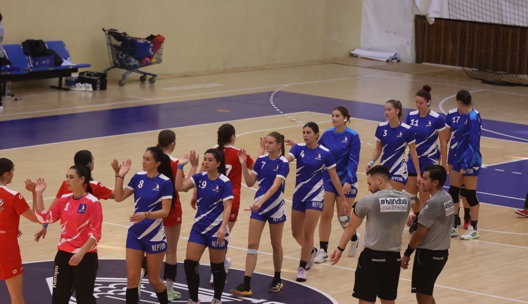 CSU Neptun suferă în Divizia A la handbal feminin. Constănțencele se pregătesc pentru meciul de la Slobozia - csu-neptun-1762348021.jpg