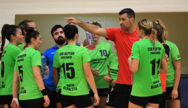 Handbal feminin: Florin Cazan s-a retras din staff-ul tehnic al CSU Neptun - csuantrenor-1444386144.jpg
