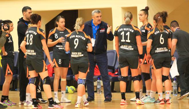Handbal feminin: CSU Neptun, nicio șansă în fața CSM București - csucsm-1424771032.jpg
