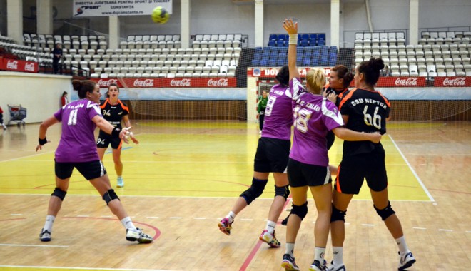 Liga Națională de handbal feminin. CSU Neptun a făcut praf Zalăul lui Tadici - csuneptun1-1413731495.jpg