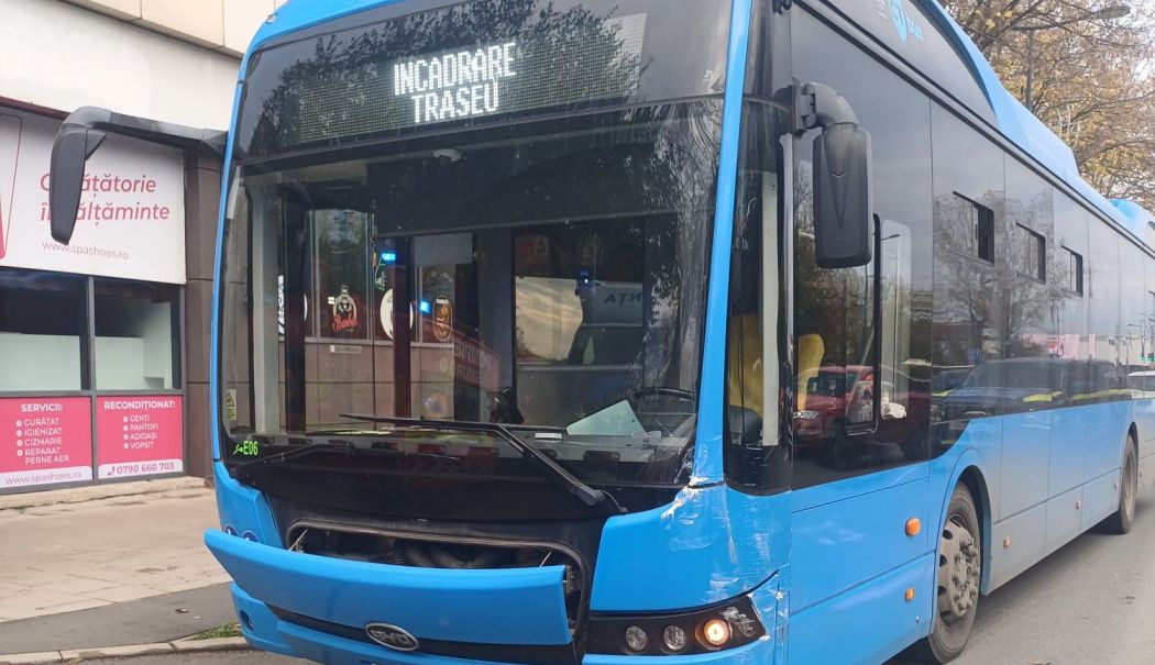 Accident rutier, cu două victime, în zona Tomis 3 din Constanța - ct-bus-1762932564.jpg