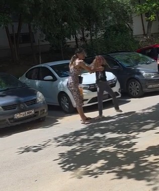 Mama din Constanța care și-ar fi agresat fiica de opt ani, cercetată pentru violență în familie. Copiii au fost preluați de bunica paternă - ct33-1783366040.webp
