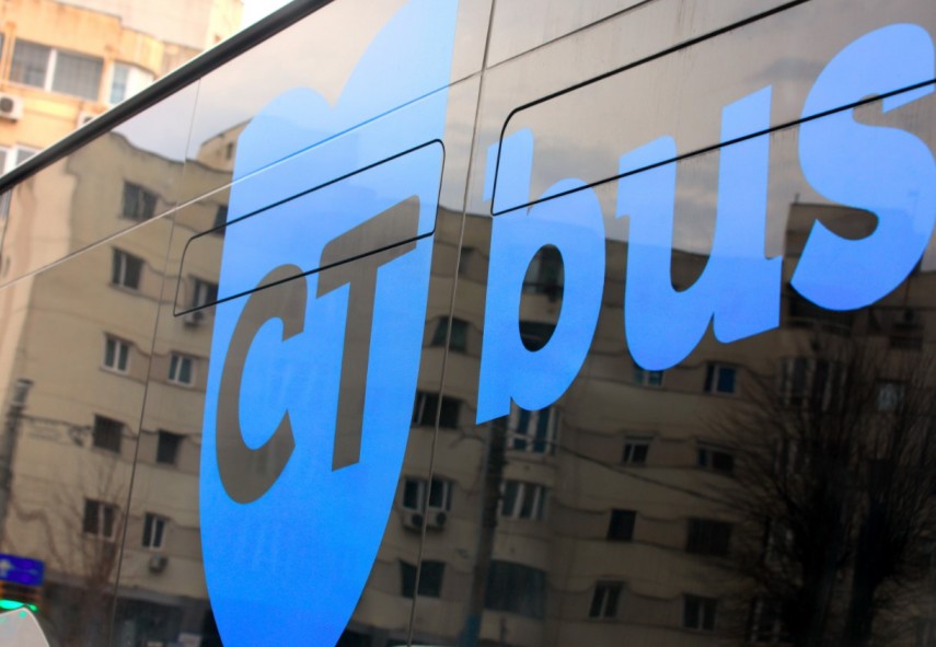 Autobuzele liniilor 43C, 100C și 13 opresc temporar înainte de sensul giratoriu de la Jisk